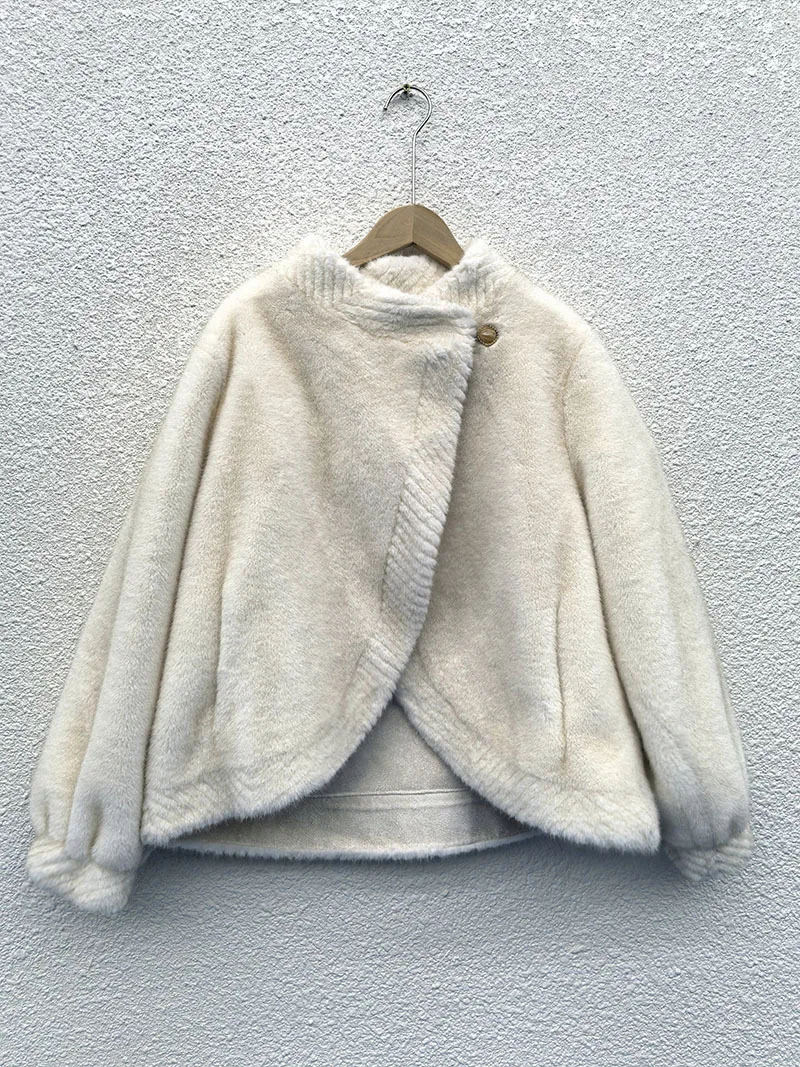 Jesień Zima Nowa Moda Damska Jednolity Kolor Elegancki Casualowy Modny Luźny Prosty Podstawowy Szal ze Sztucznego Futra Odzież Damska Płaszcze Bluzki