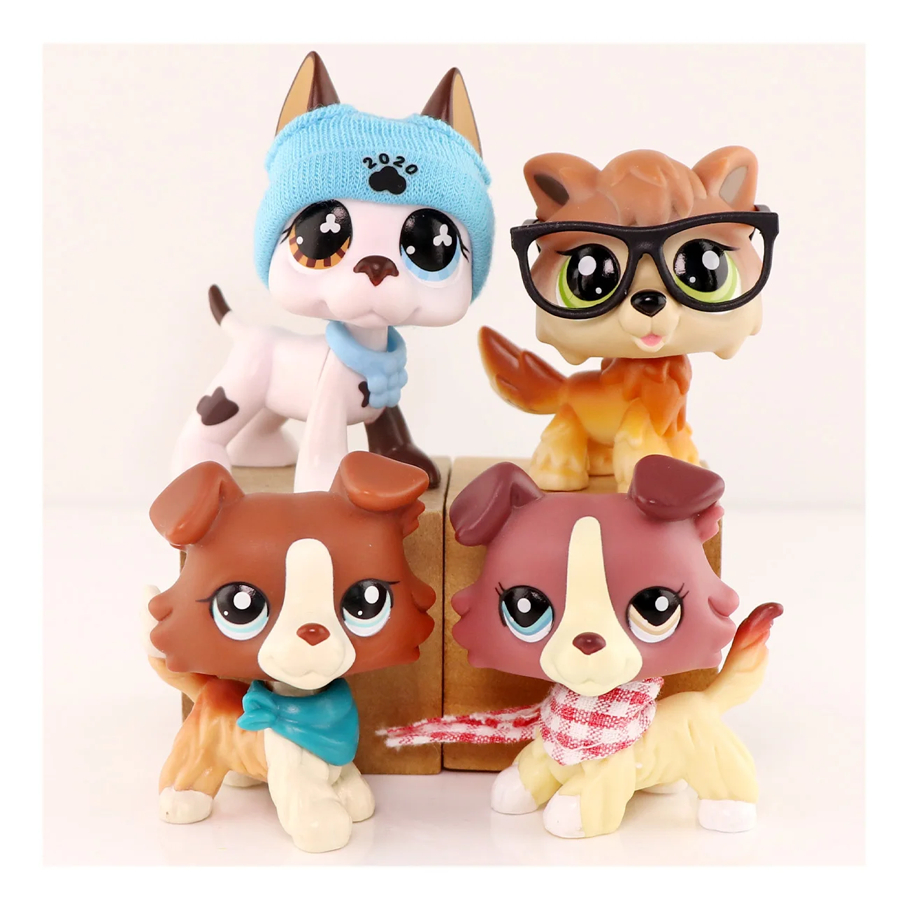 

4pcs Lovely Great Dane White #577 Collie #1542 #1262 Dog Puppy Wolf #2141 Pet Gift Animal Toy Figure with Accessories