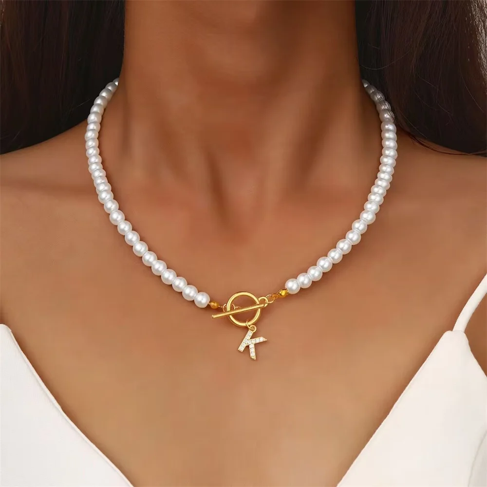 Plastic Pearl Chain Obuckle Necklace Set With Diamonds 26 Letter Pendant Collarbone Chain Name Necklace