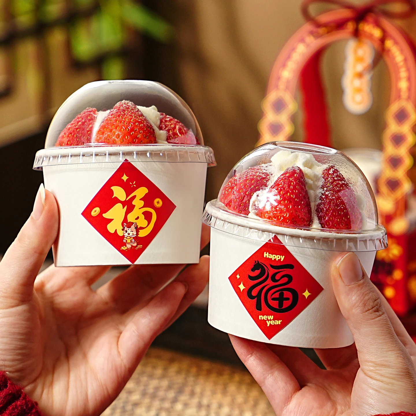 

New Year's Stberry Cupcake Paper Cups with Holder Handheld Paaging Box Good Lu Character Dert Cup Gift Baking