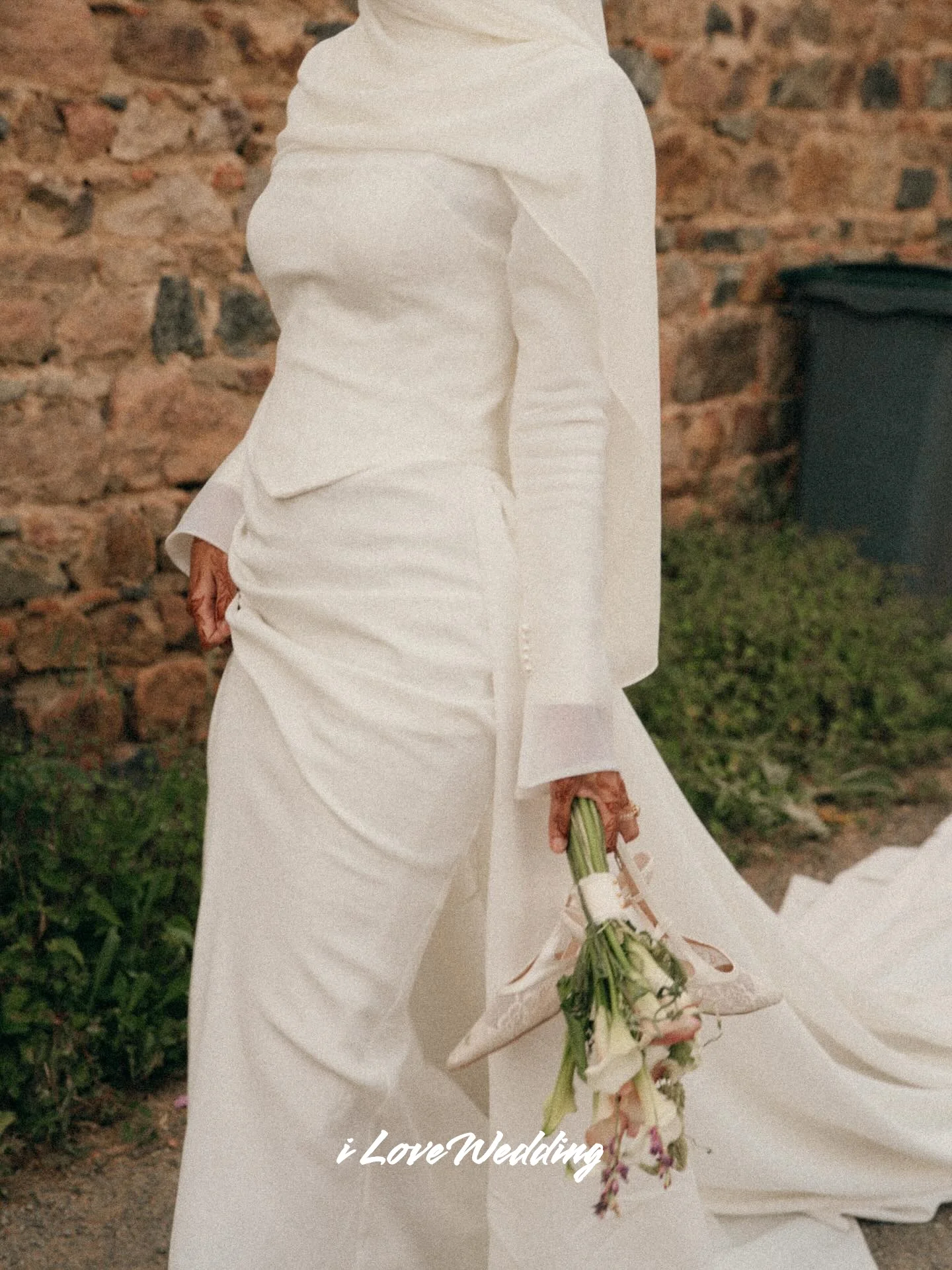 شال أبيض فساتين زفاف كم طويل حورية البحر المملكة العربية السعودية دبي طول الأرض سويب تراين فساتين سهرة مخصصة حديثة #5