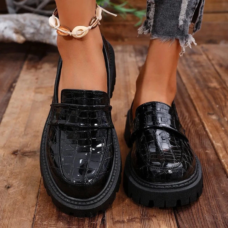 

Новинка 2023 года, весенние женские лоферы на массивной платформе, повседневная модная обувь без шнуровки на толстой подошве, женская модная обувь из лакированной кожи