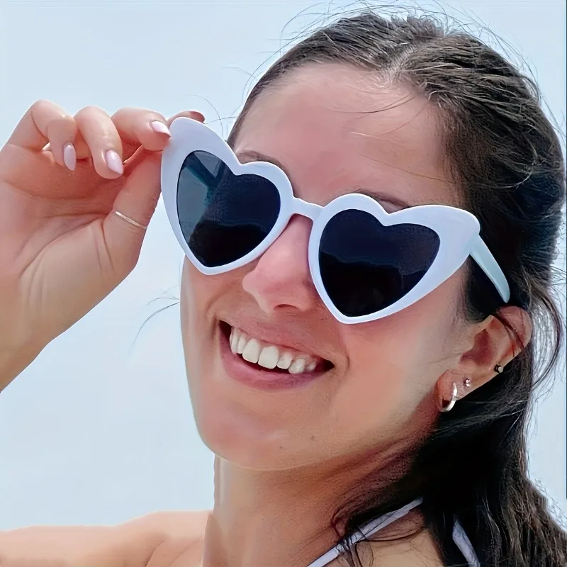 

20 New Women'S Heart-Shaped Full Frame Fashion Glasses with Chic Frame Shape of Heart Design Photography, Decoration and Wea