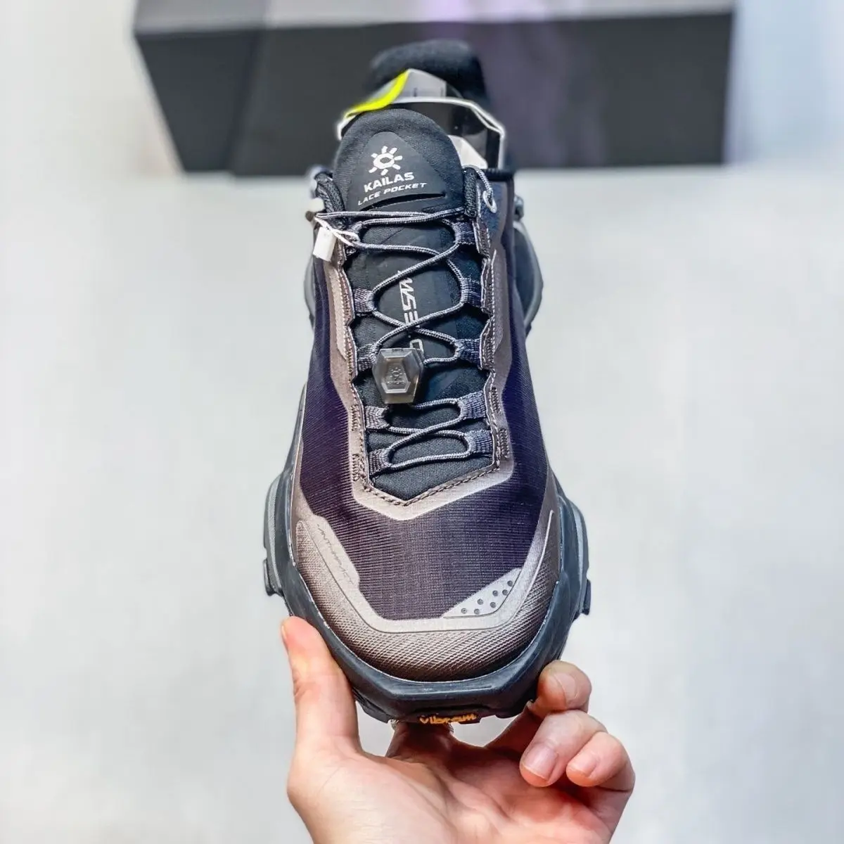 

Marathon running shoes Lightweight sports jogging shoes Outdoor training shoes Mesh breathable sneakers