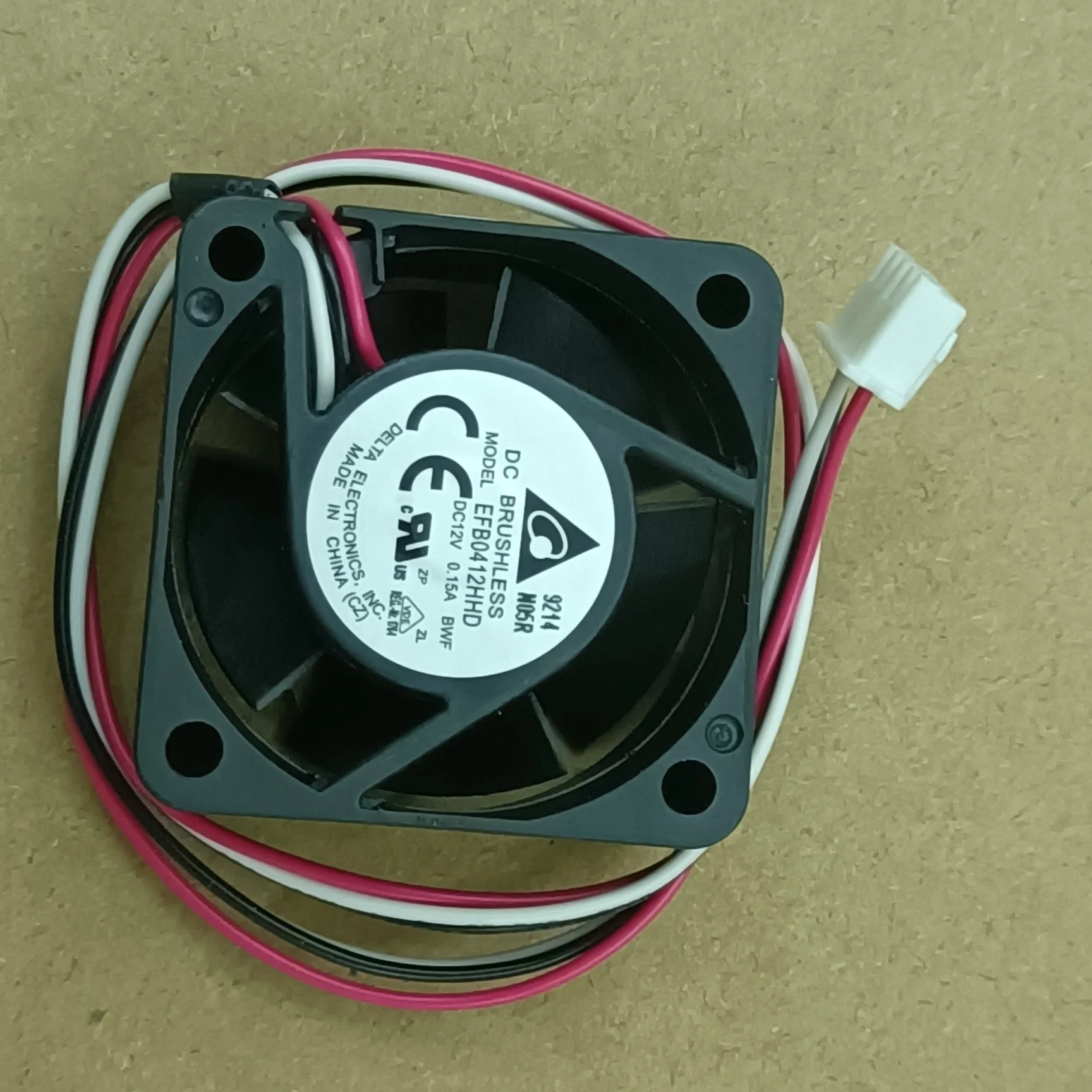 Free Shipping DELTA EFB0412HHD  4CM 40MM 4020 12V 0.15A For Huawei 3600 5600 H3C server cooling fans axial