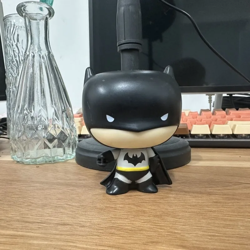 Dc liga da justiça anime periférico q-versão figura batman palhaço menina desktop boneca ornamentos presente de aniversário atacado
