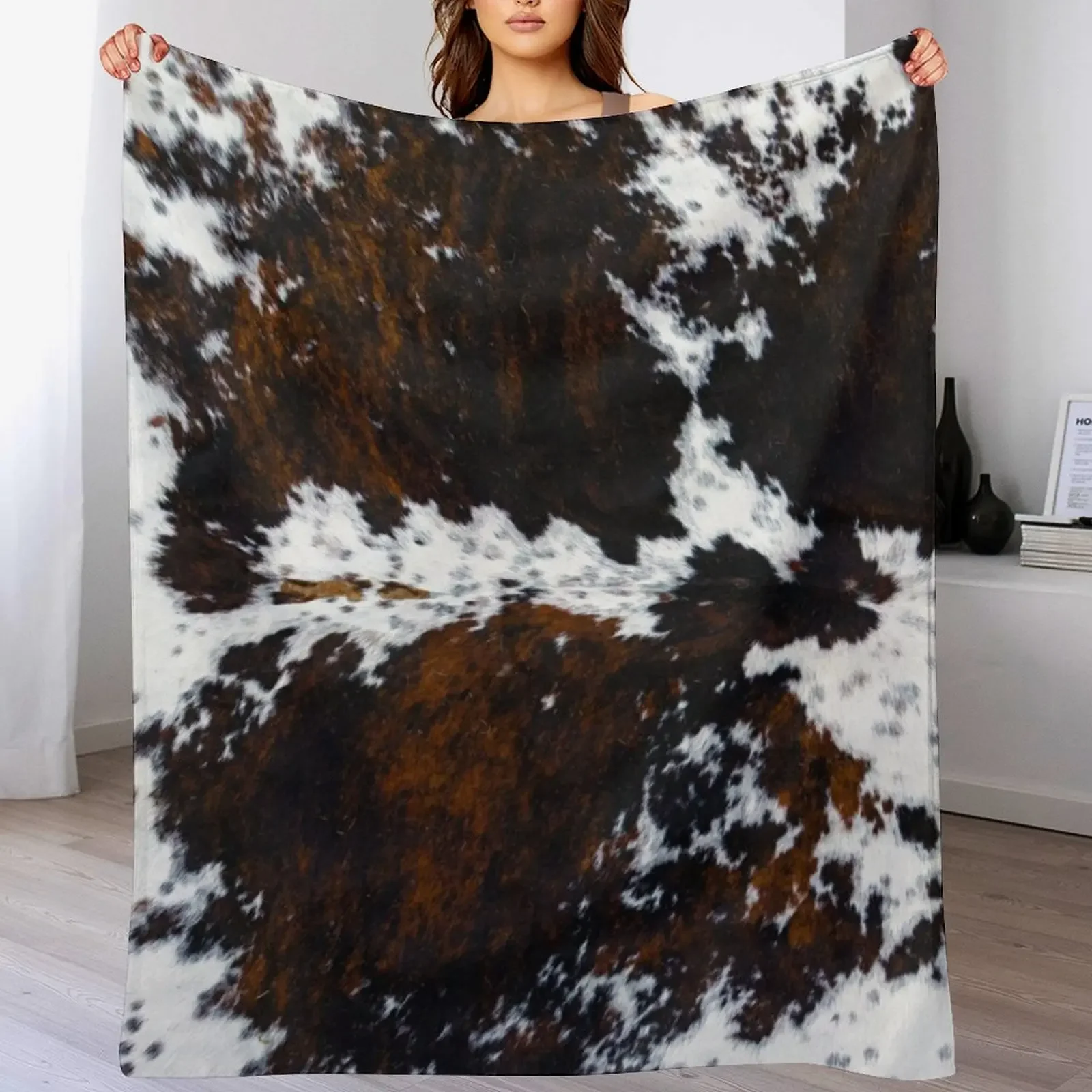 

Spotty luxurious cowhide Throw Blanket Lightweight Warm Blanket for Travel Camping