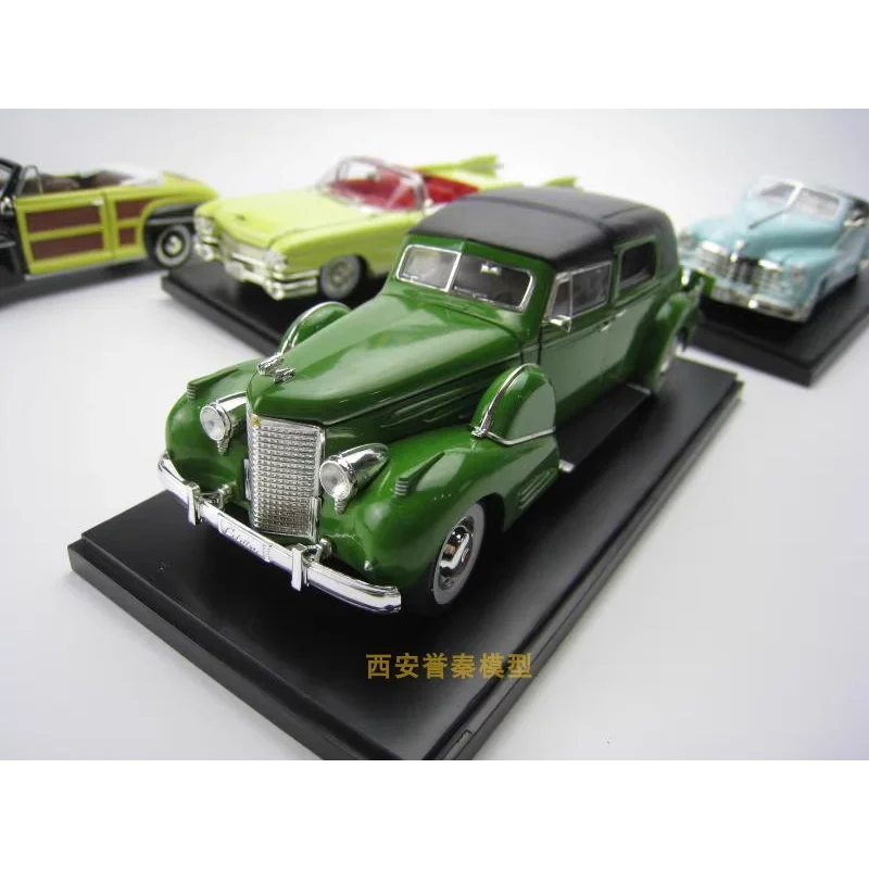 

Diecast Signature 1/32 Scale 1938 Cadillac Fleetwood Alloy Car Model Collectible Toy Gift Souvenir Display Ornament