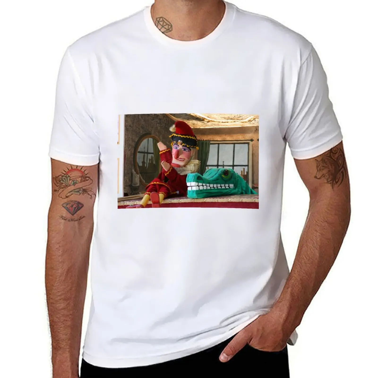 

Mr Punch and the crocodile T-Shirt vintage anime shirt Funny t-shirt summer shirt graphics Men's cotton t-shirt