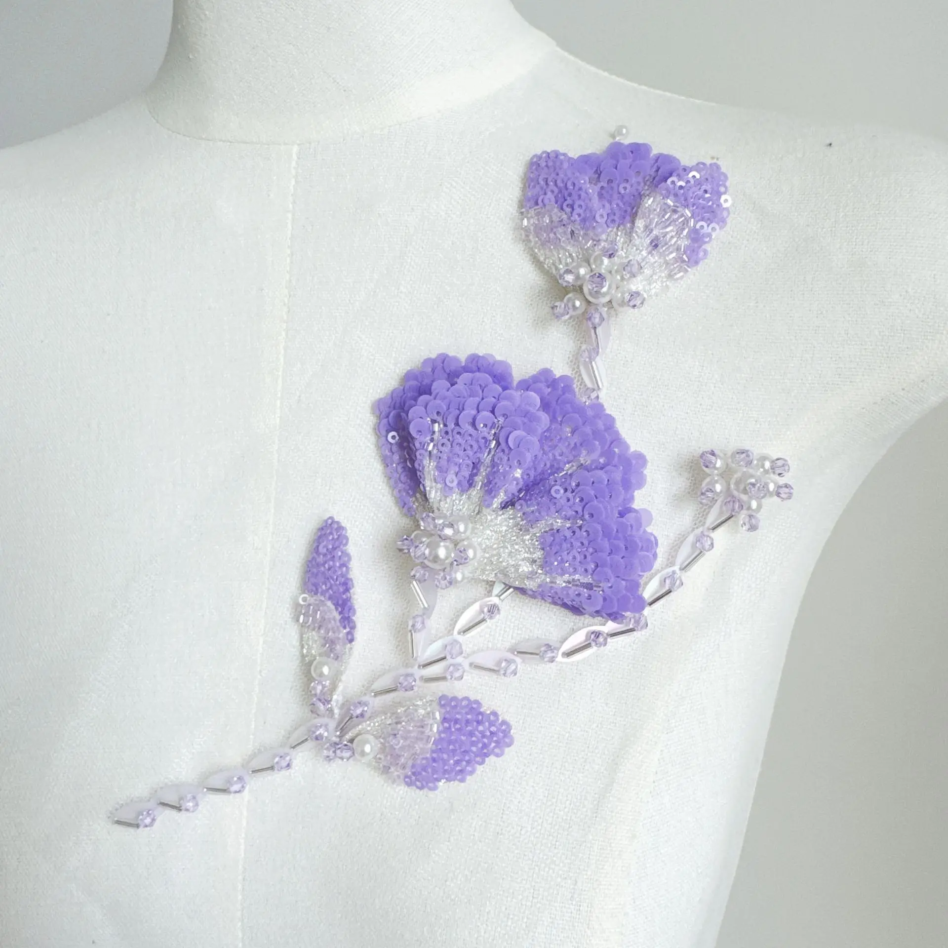 Hand-stitched beaded three-dimensional flower branch purple beaded pearl flower embroidery piece wedding dress clothing cloth pa