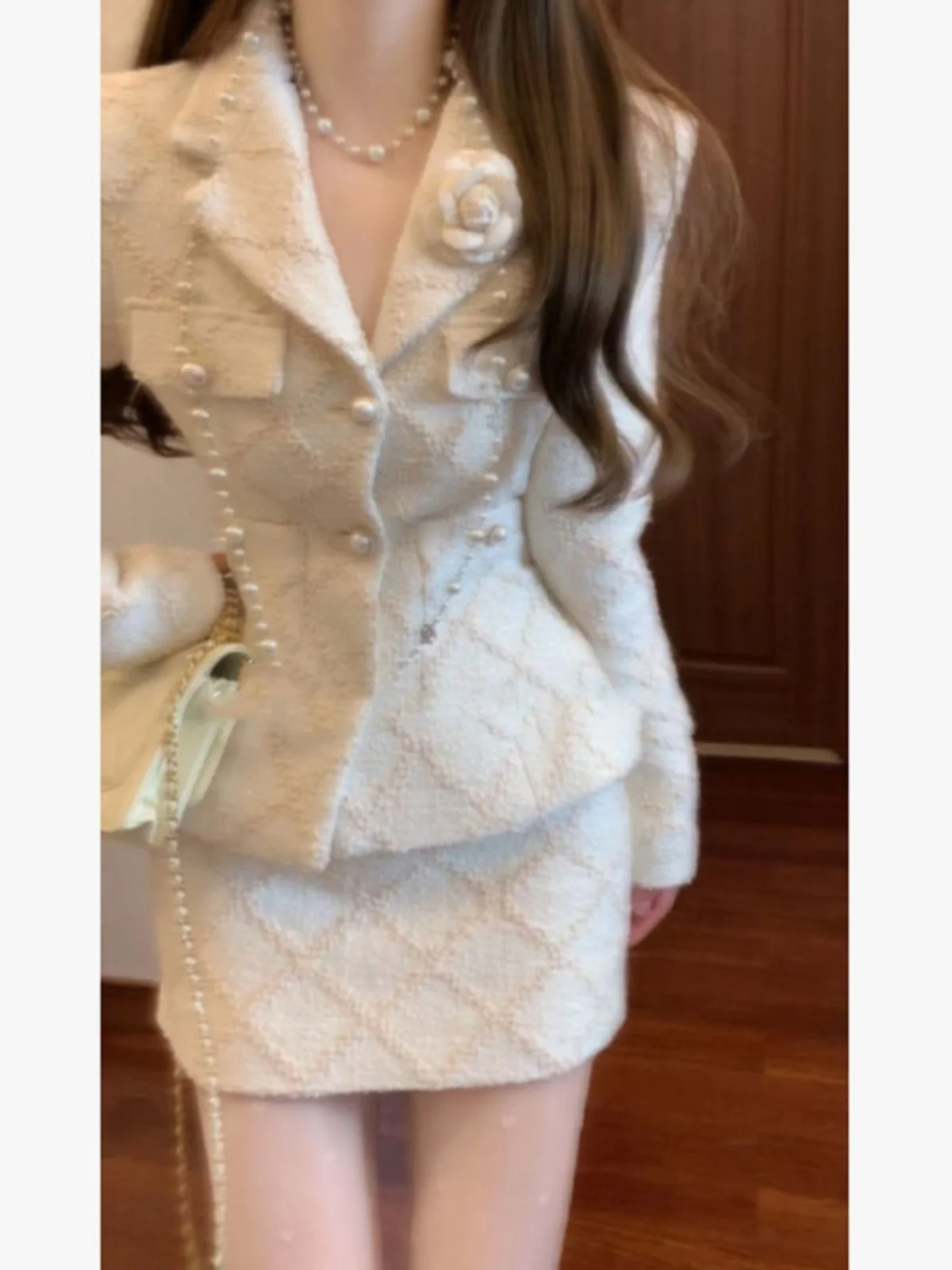 

Модный костюм в корейском стиле: пиджак и юбка, комплект из двух предметов, удобный хлопковый материал, длинный рукав, застежка на пуговицах