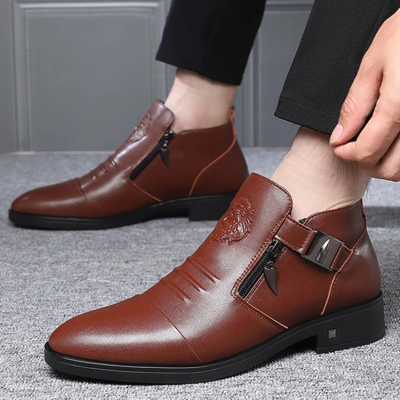 الشتاء أحذية رجالية فاخرة الرجال عالية الجودة جلدية الفراء Watm أحذية رجالية البريدي الذكور أحذية من الجلد جديد النقش اليدوية الأحذية