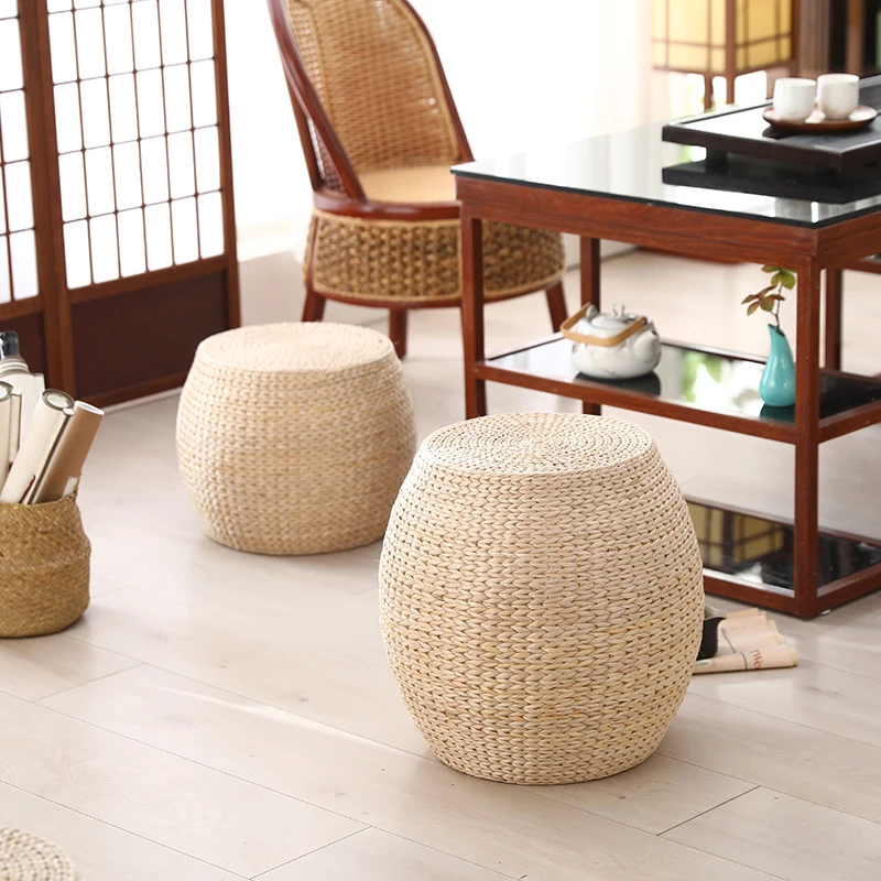 

Small stools, household low stools,simple living room sofas, straw woven chairs, solid wood benches, shoe stools, etc