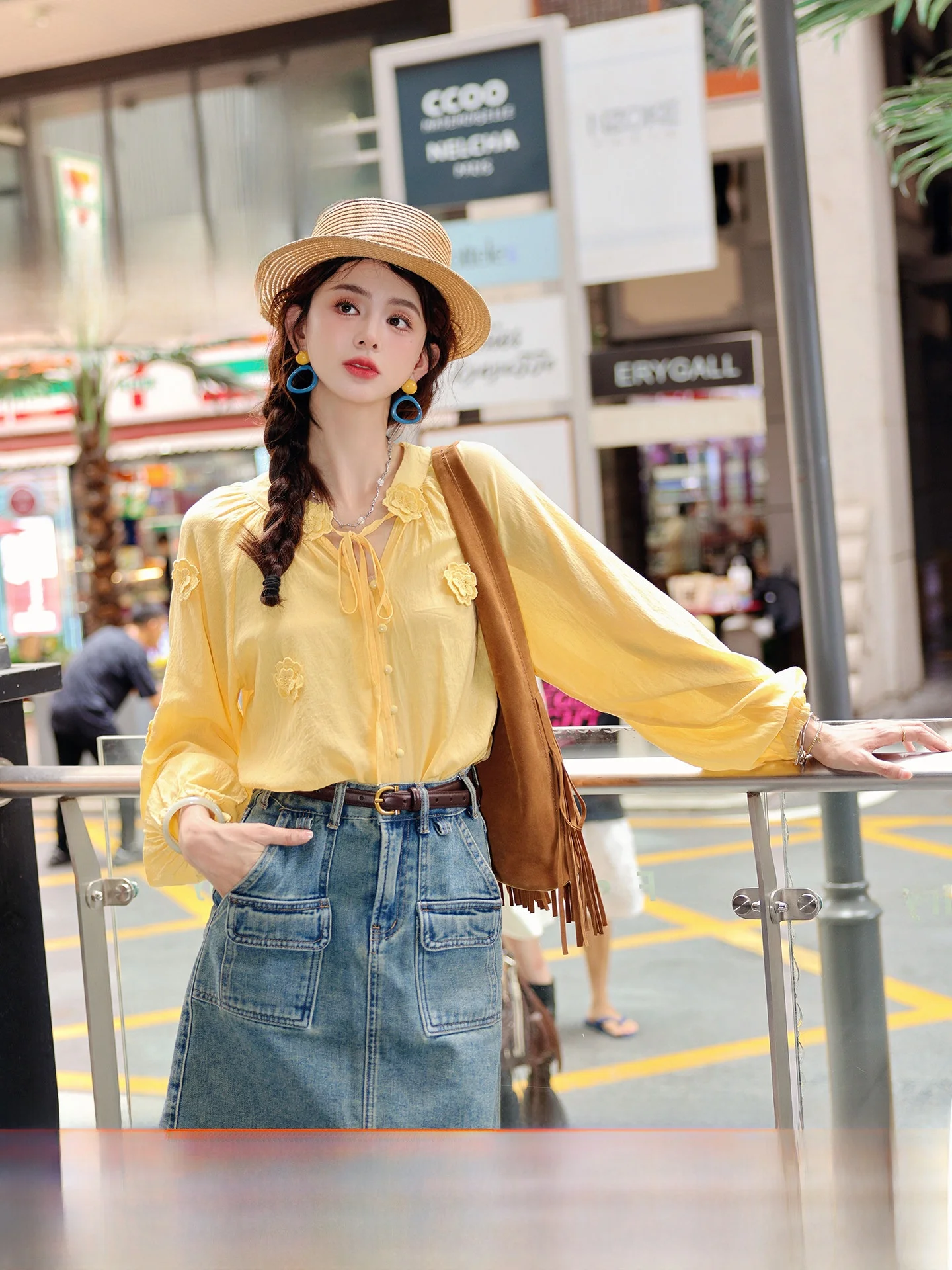 

Chend Silver Maple Yellow Flower Retro 3D Embroidery Long Sve Women's Loose Slimming Belted Yellow Top Breathable Polyeste...