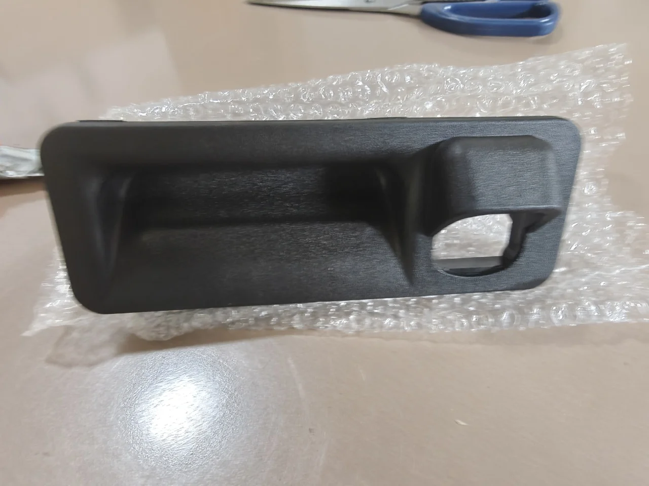 

81260-D9010 Rear Trunk Switch Lid Handle Tailgate Opening Button For Kia For Sportage 2017-2019 Car Accessories