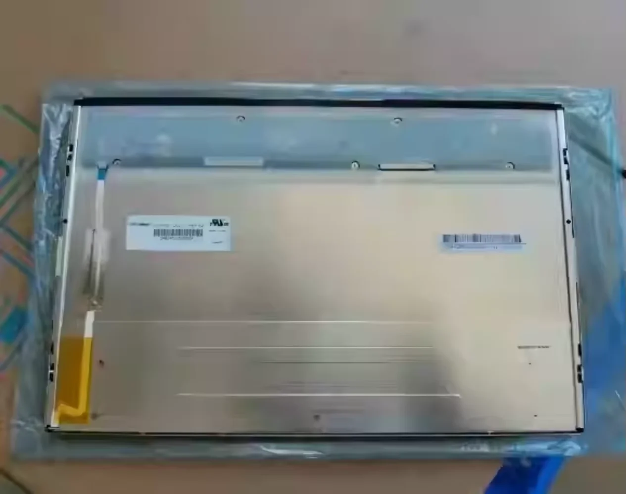 15,4-дюймовая ЖК-панель G154IJE-L02