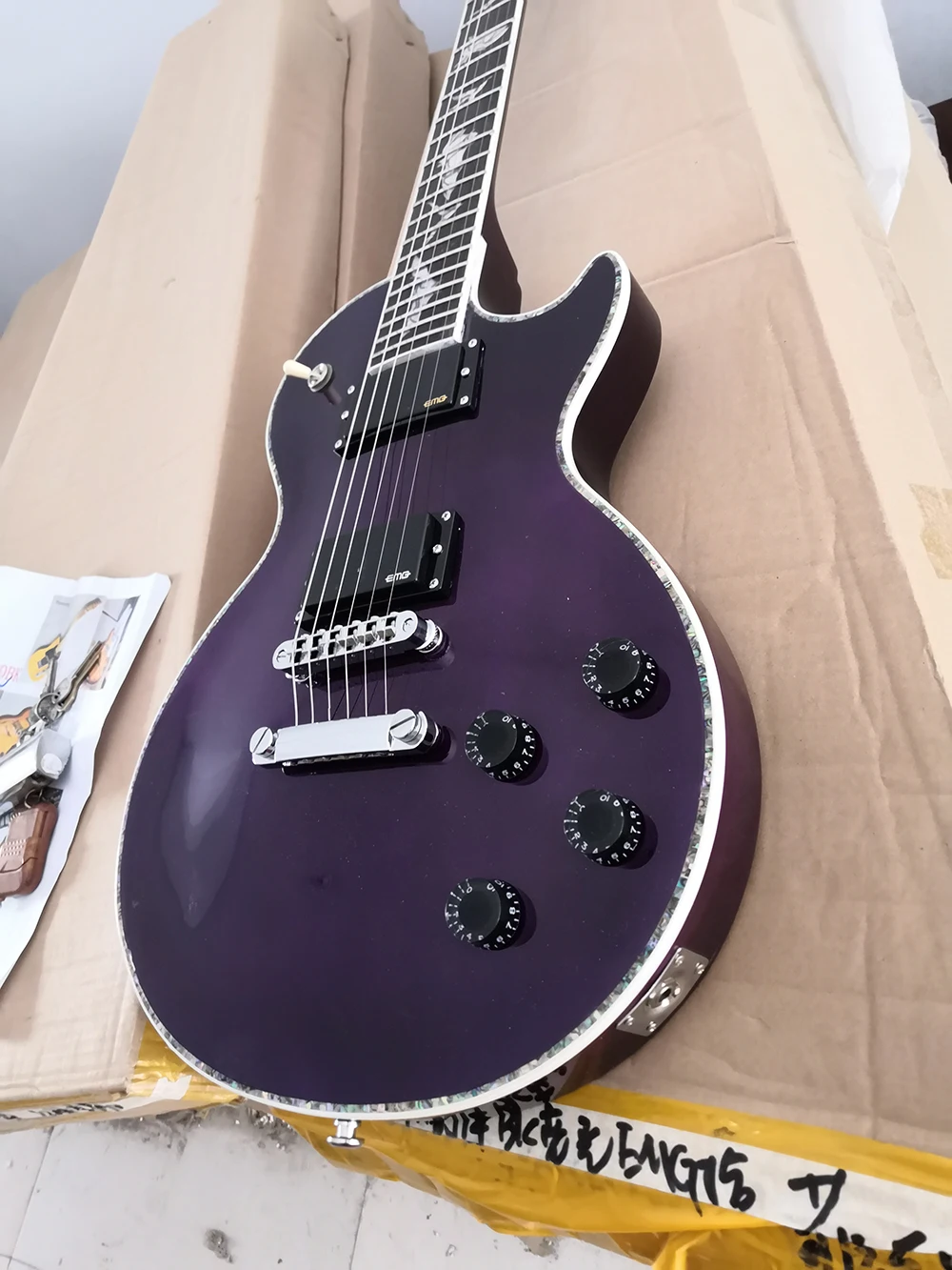 Purple 6 Strings Electric Guitar with Rosewood/Ebony Fretboard,Abalone Inlay and Binding