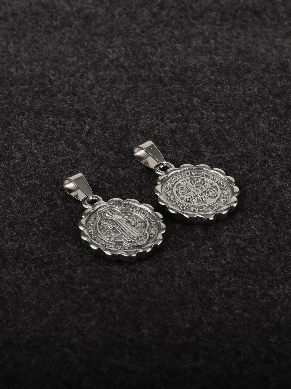 Exorcism Saint Benedict Medal Charms Round Stainless Steel Christian St.Benedict Pendant Devotional DIY Jewelry Accessories
