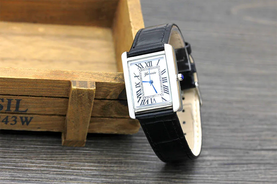 New Top Quality Leather Strap Quarts Watch Simple Square Rome Women's Wristwatch Neutral Couple Watch Sapphire Ladies Watch