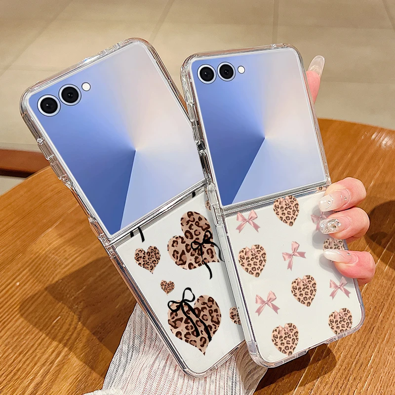 Custodia morbida per telefono in TPU per Samsung Galaxy Z Flip 7 FE 6 5 4 3 5G Flip7 Flip6 Flip5 Cover pieghevole stampata con cuore d'amore con stampa leopardata