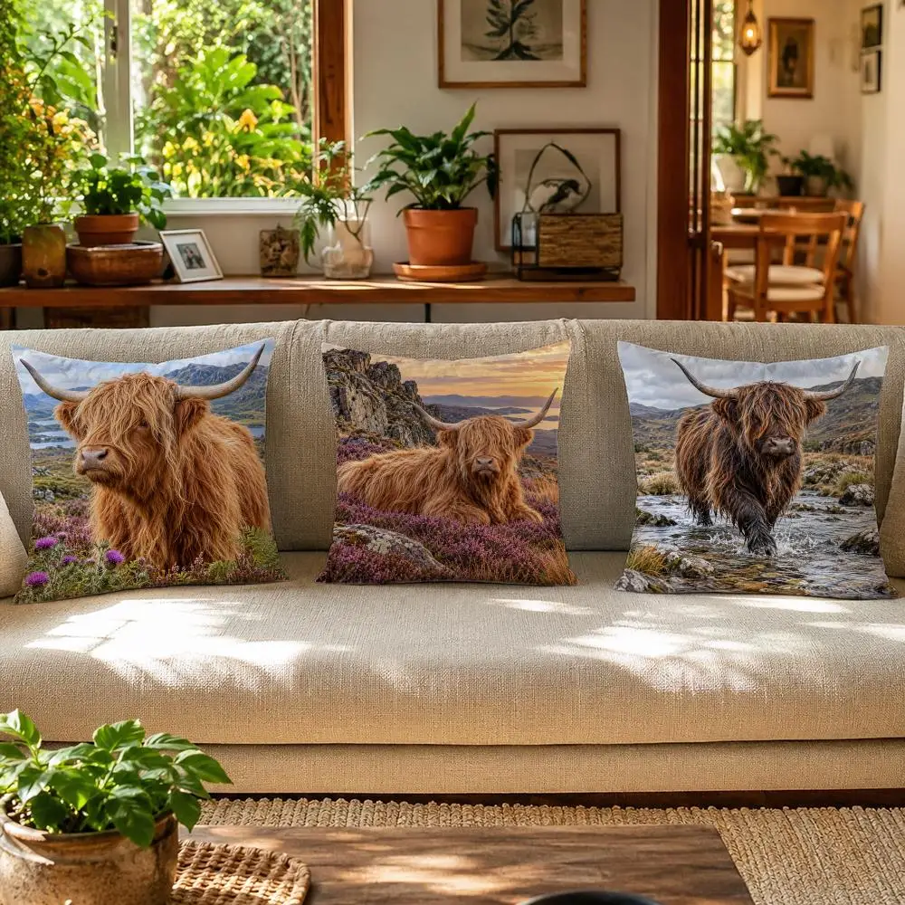 Highland Cow Pattern Cushion Cover Skin-Friendly Organic Linen Pillow Cover Durable Hypoallergenic Washable Soft