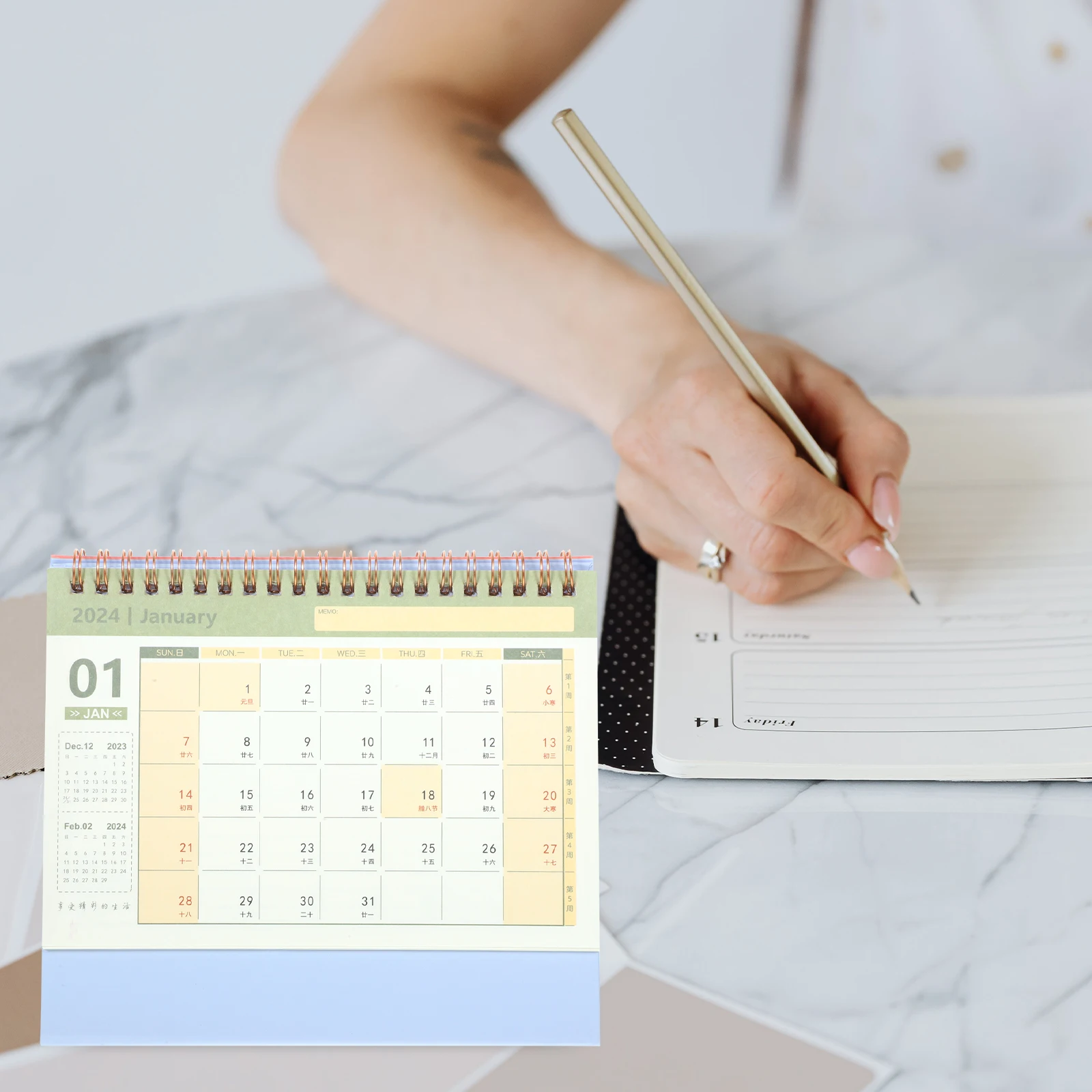 

Mini Desktop Calendar 2024 Delicate Month Planner for Office Home School Daily Organizer Yearly Agenda Table Decor