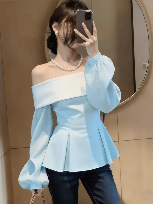 

Elegant Light Blue One-Shoulder Long Sleeve Mesh Splice Women's Top Slimming Spring 2026 Casual Loose Style Knitted Shirt