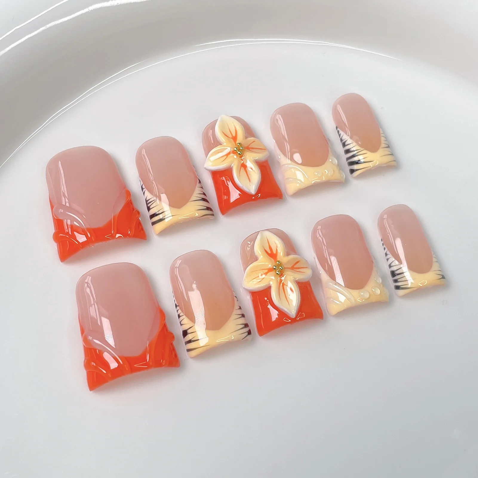 

Koren Style Duckbill False Nails Handmade Press On Nails With 3D Carving Flower Wearable Y2K French Short False Nail Tips