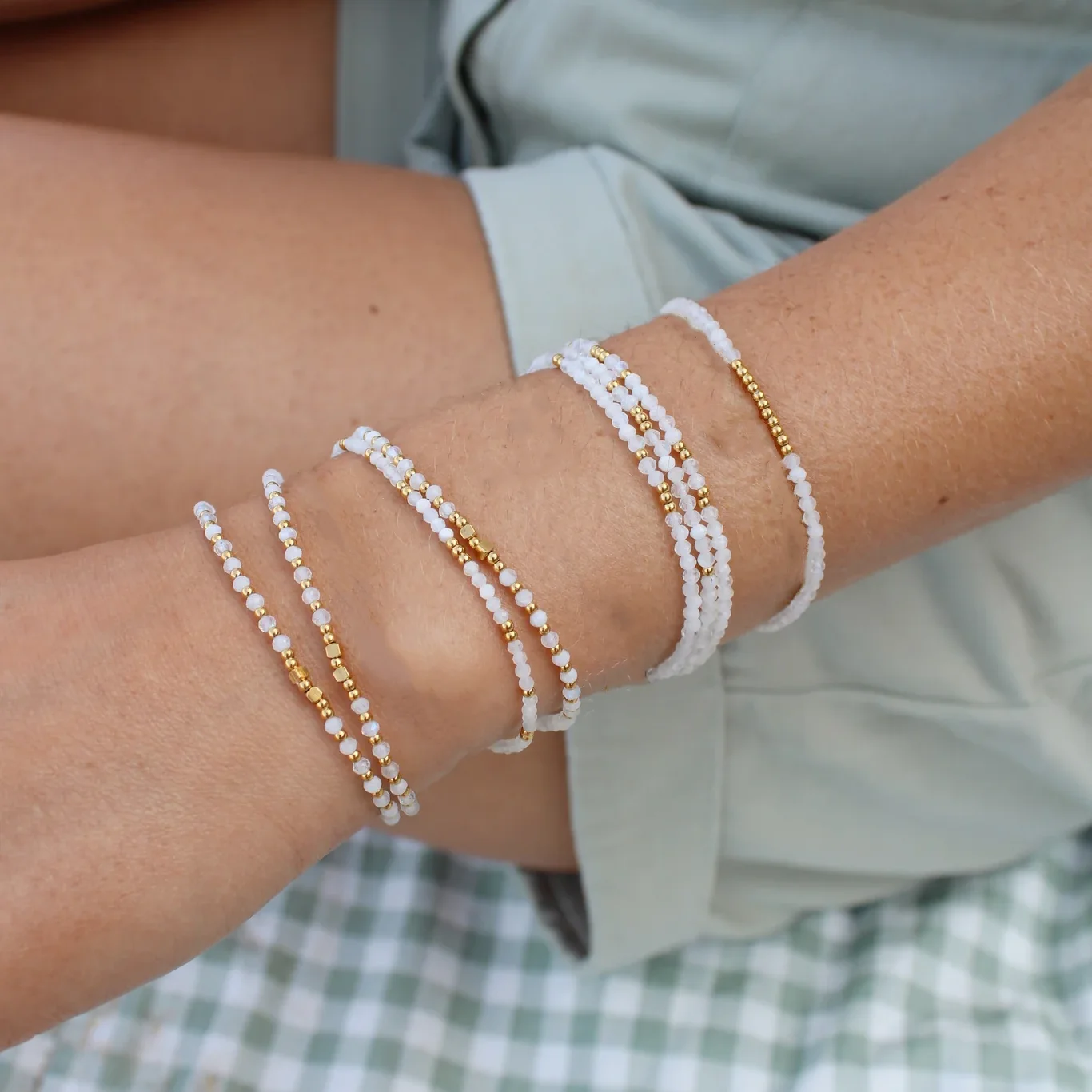 

Vlen 3mm White Moonstone Beaded Bracelets for Women Summer Beach Natural Stone Bracelet Adjustable Dainty Pulseras Jewelry