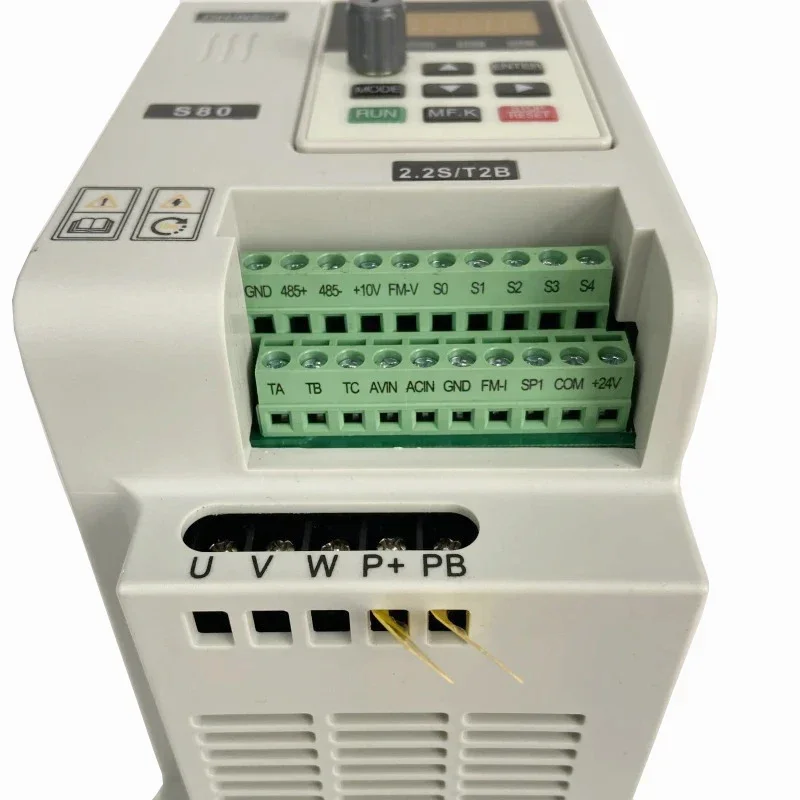 ZUKED VFD 0-999HZ vector inverter VFD  1.5 2.2 3.7 5.5kw 220V 380V output inverter variable frequency drive braking resistor