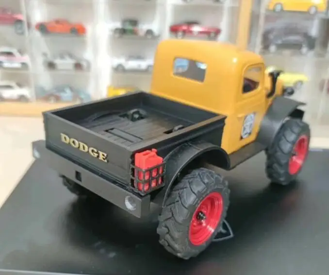 ROCHOBBY EAZYRC FMS FCX24 Power Wagon 1/24 Scale Micro Rock Crawler Hard Body Retro carriages rear bucket FMM12401