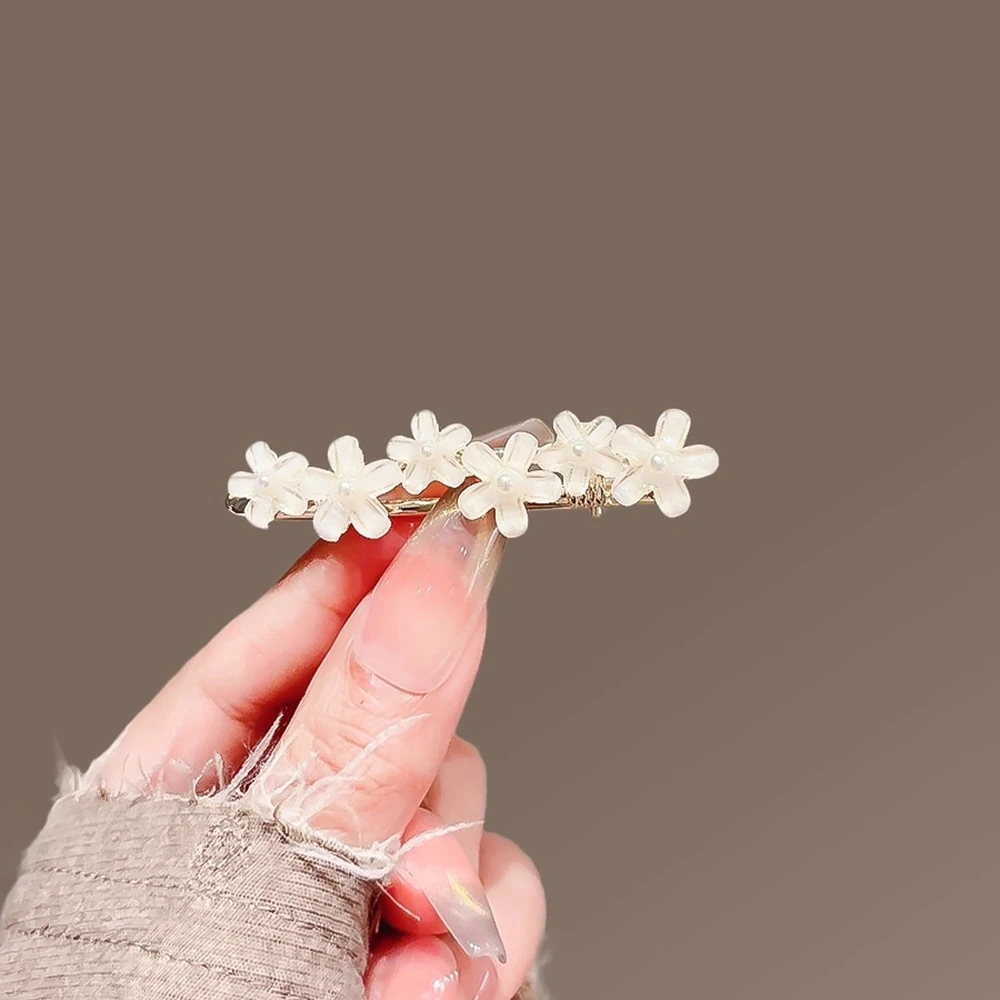 

White Flower Duckbill Hair Clip Alloy Pearl Side Bangs Barrette Women Korean Style Spring Summer Accessories Gift