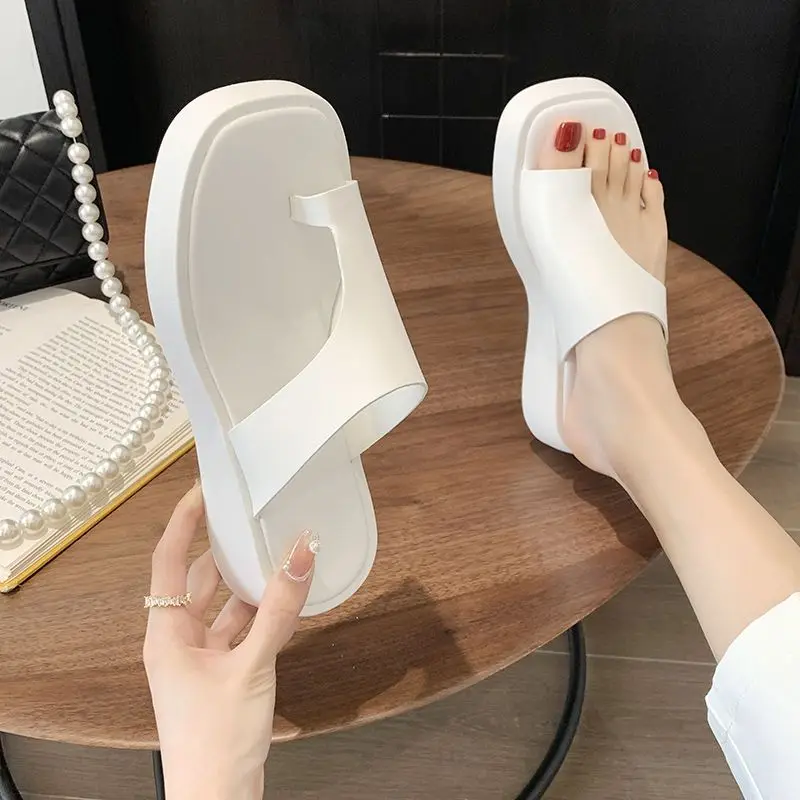 Sandals and slippers Women wear the 2023 summer Korean low-heeled daily casual slip-toe flip-flop thick bottom muffin slippers