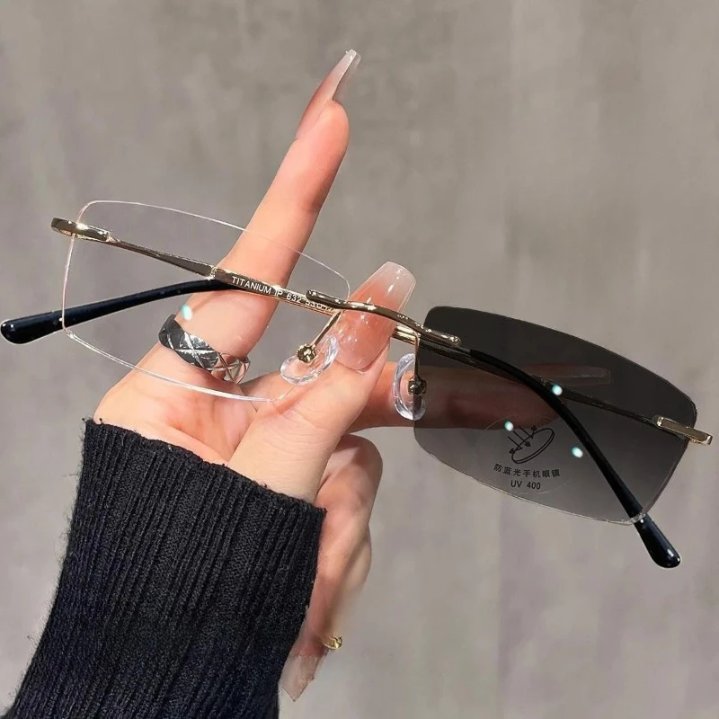 New Stylish Rimless Photochromic Myopia Glasses Men and Women Luxury Ultra-light High-definition Color-changing Myopia Glasses