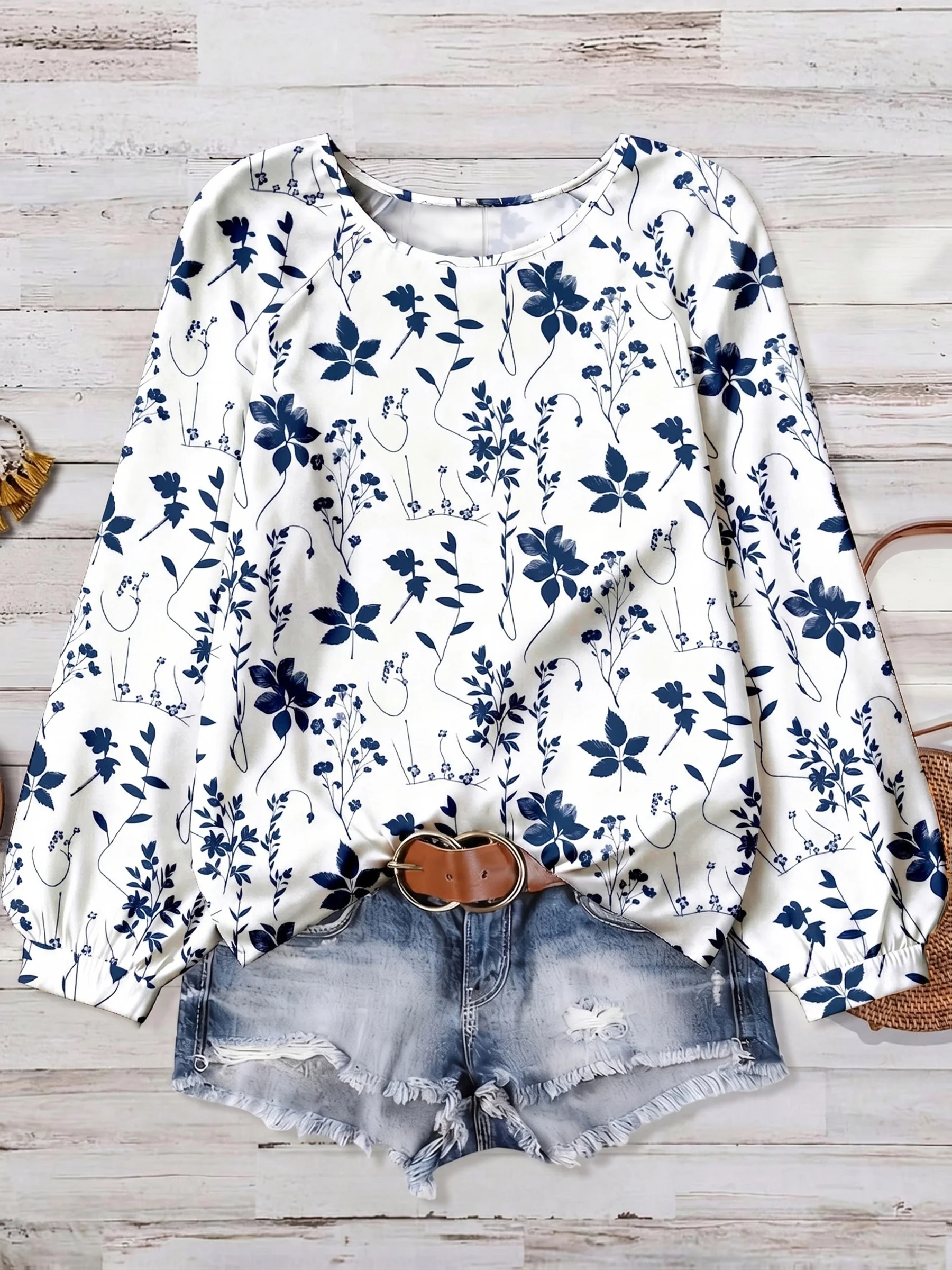 Stilvolle Bluse in Übergröße mit Blumenmuster für mühelose Alltags-Eleganz – Detail 4