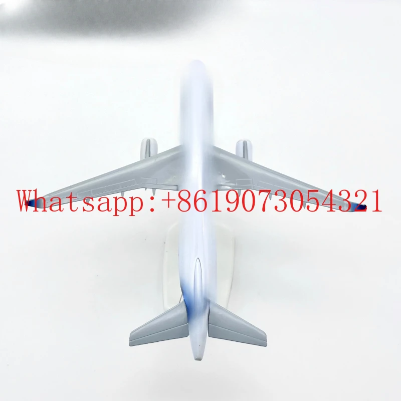 

Изысканный самолет A320neo с орнаментом модели шасси