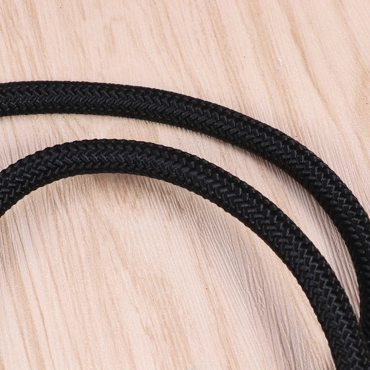 

Durable Strong Dog Leash Pet Training Rope Heavy Duty Nylon Leash Sturdy Metal Clasp Handle For Active Dogs Black 1Cm X