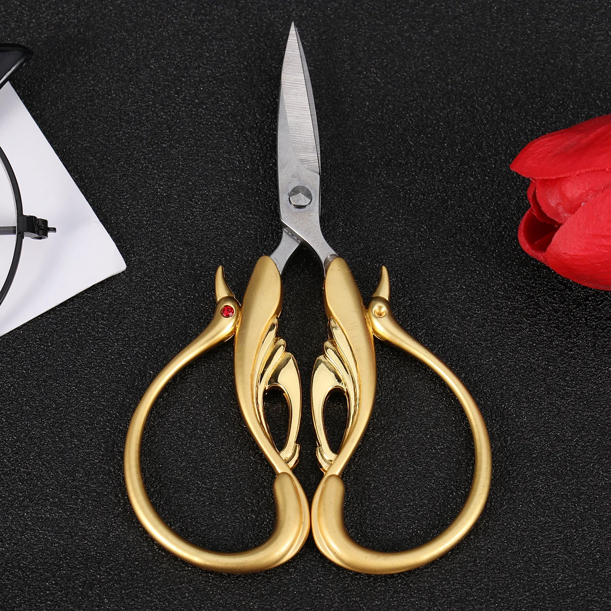 خمر الفولاذ المقاوم للصدأ مقص تطريز مقابض مريحة صغيرة الحجم غرامة التطريز دائم كفاءة الخياطة صياغة الفن #2