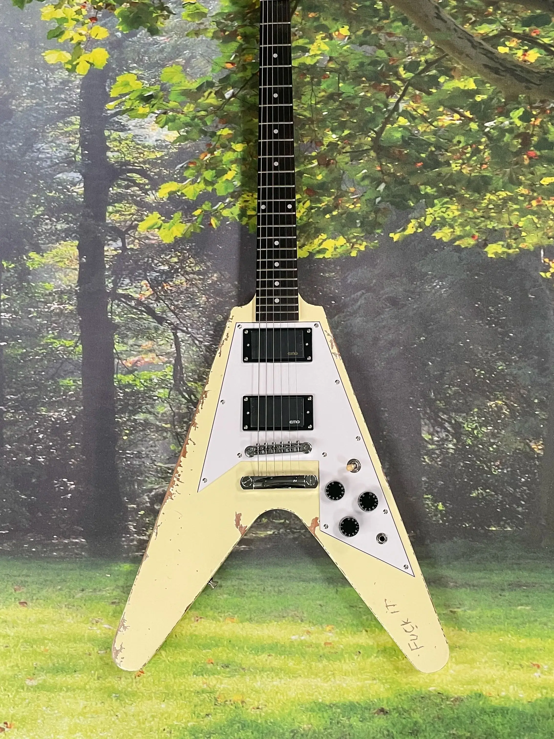 Variant: guitar