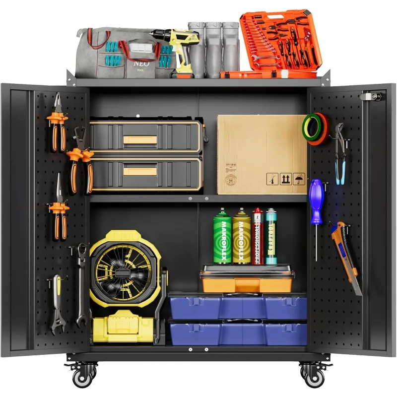 

Металлический шкаф для хранения на колесах, шкаф для хранения на колесиках с 2 дверцами и регулируемыми полками, перфорированной доской и 4 крючками, Sui