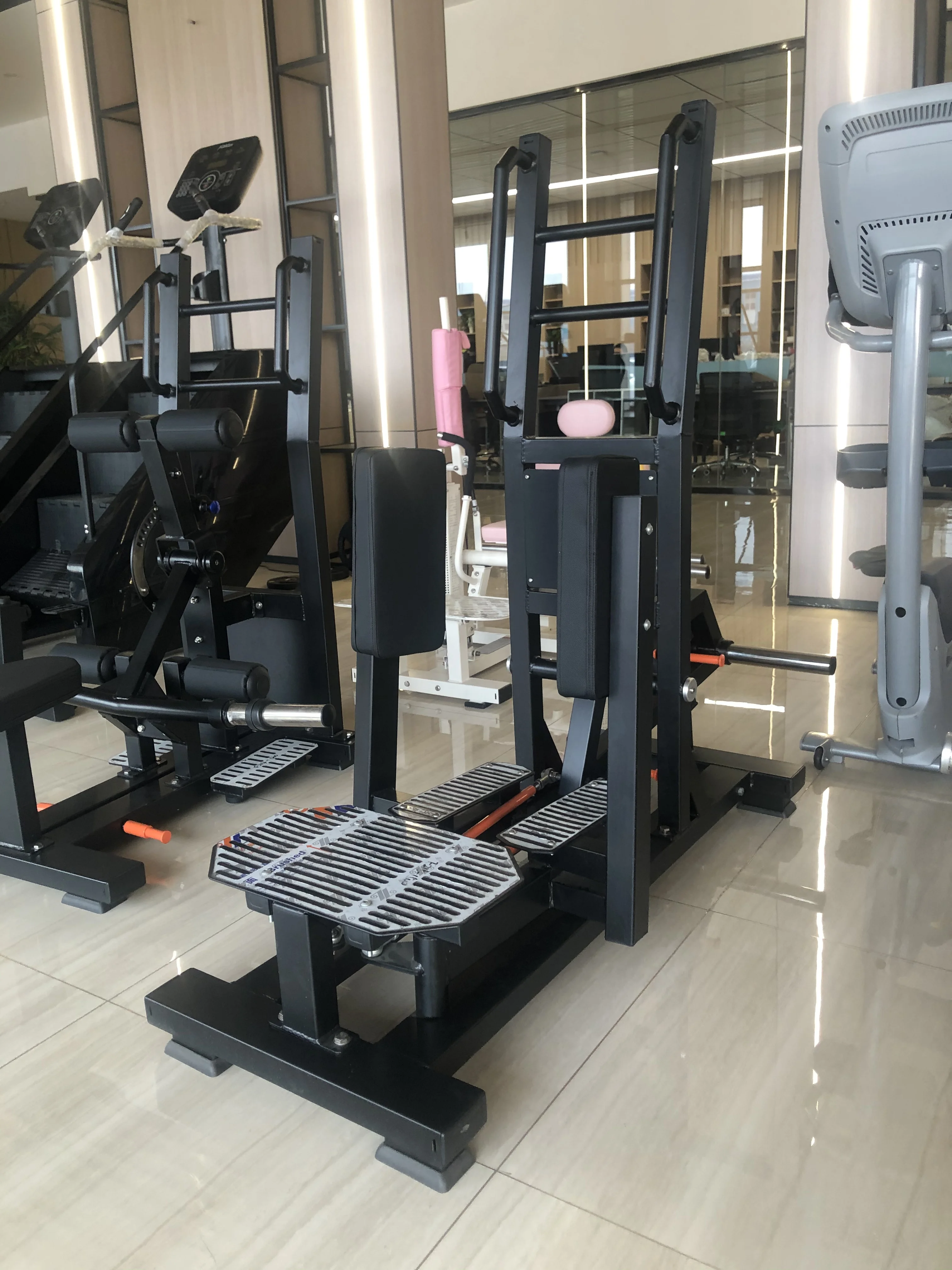 2023 nuova attrezzatura da palestra in piedi Leg Abductor leg extension hip thrust machine