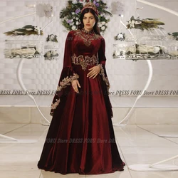 Elegant Burgundy Moroccan Kaftan Evening Dress A Line Bead High Callor Muslim Formal Robe Velour Dubai Lace Celebrity Party Gown