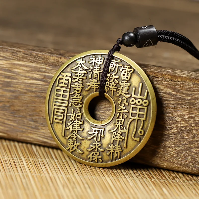 Ancient-style windbreaker, Mountain Ghost, Eight Trigrams, and protective amulet pendant, wholesale, made of brass with a hangin