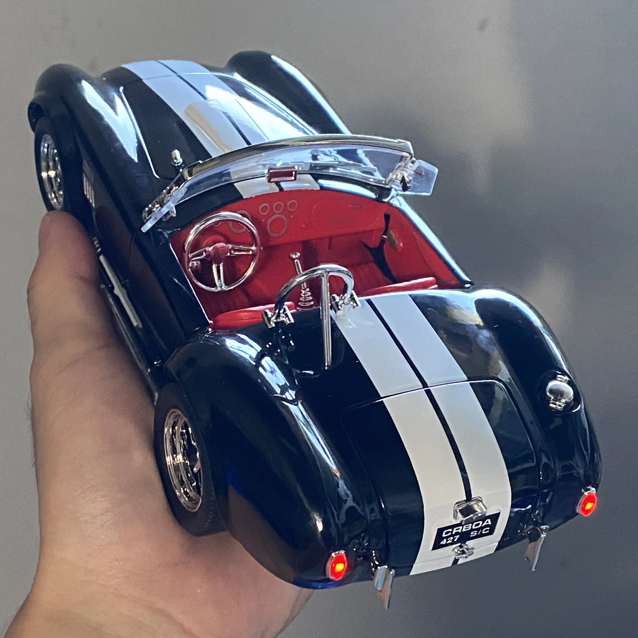 1:24 فورد شيلبي كوبرا 427 رودستر 1965 S/C سبيكة دييكاست نموذج قطع غيار السيارات متجر المبيعات اللوبي الحلي هدية لصديق