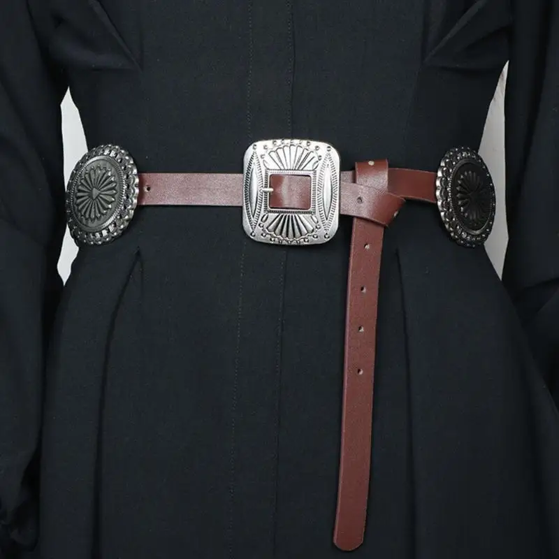 39BD PU-Taillengürtel Ethno-Stil mit geschnitzter Blumenschnalle für Herren-Damenkostüme – Detail 4