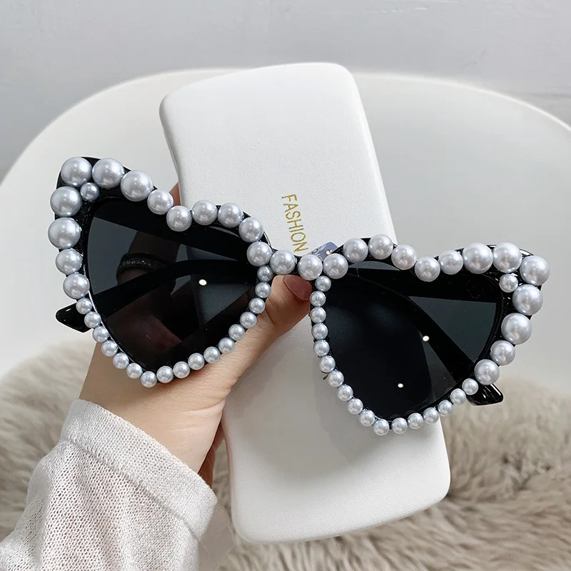 Retro Heart-Shaped Pearl Sunglasses Women Fashion Pink Party Sun Glasses Trendy Multicolour Outdoor UV400 Protection Eyewear