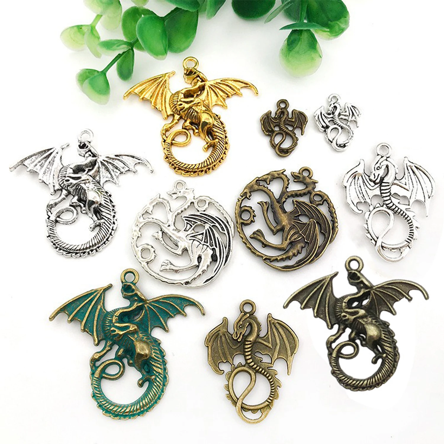 5/20 Pcs Flying Dragon Alloy Charms Hot-Selling New Style Euro-American Versatile Personalized Animal Accessories.