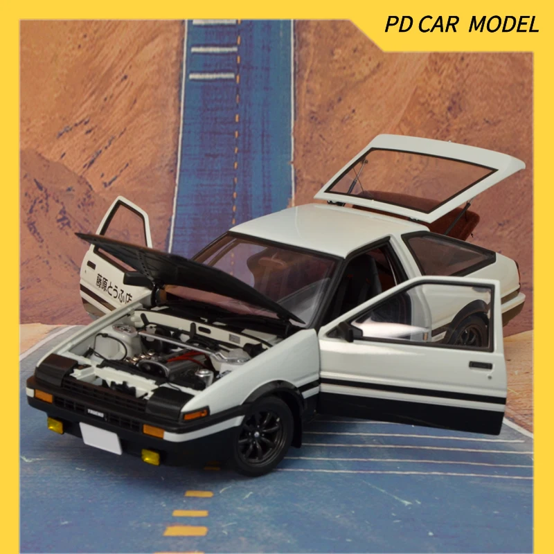 Autoart collectible 1/18 scale model Toyota Sprinter Trueno (AE86) \