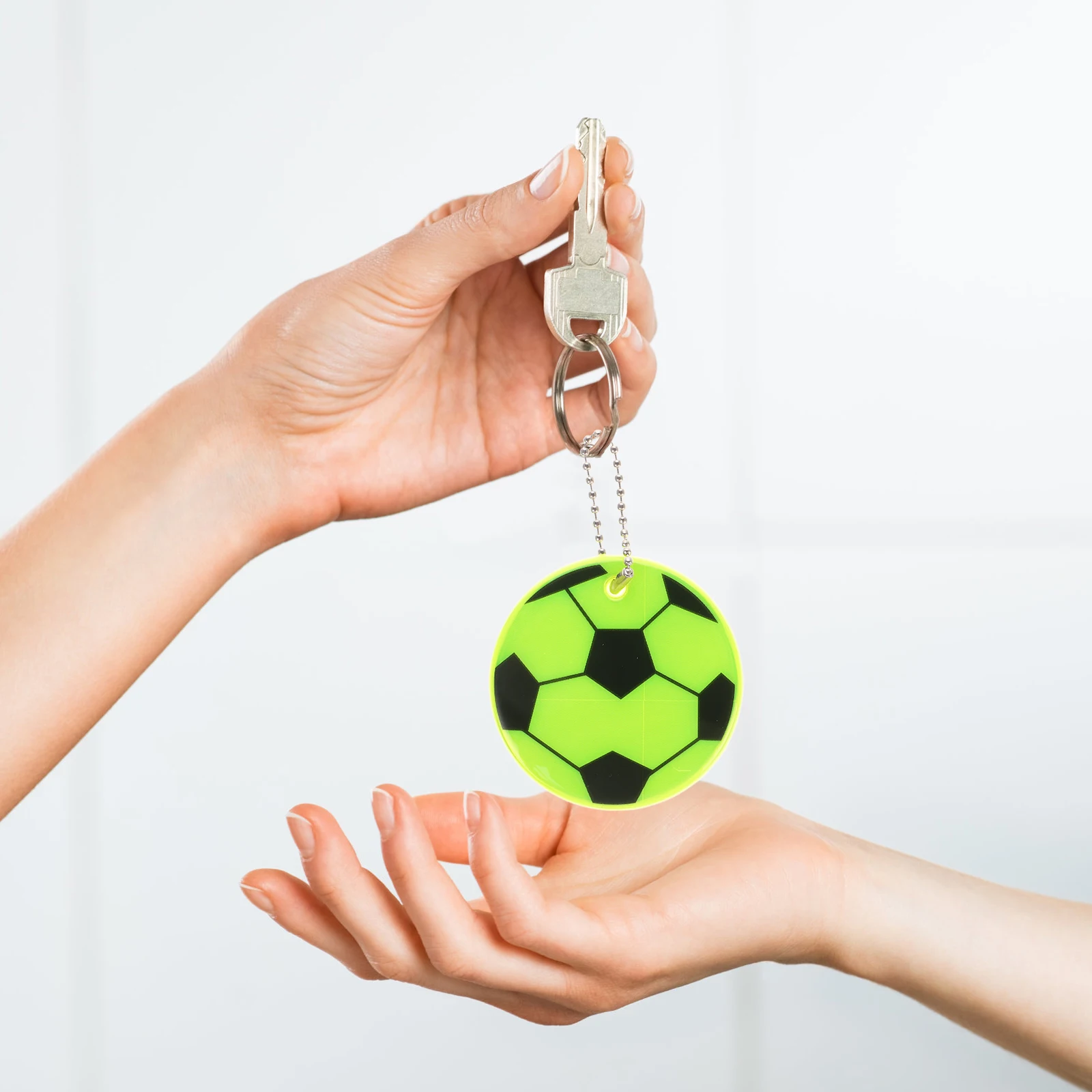 

10 Pcs Reflective Keychain Pendant Keychains for Backpack Reflector Ball Pedant Shine Student