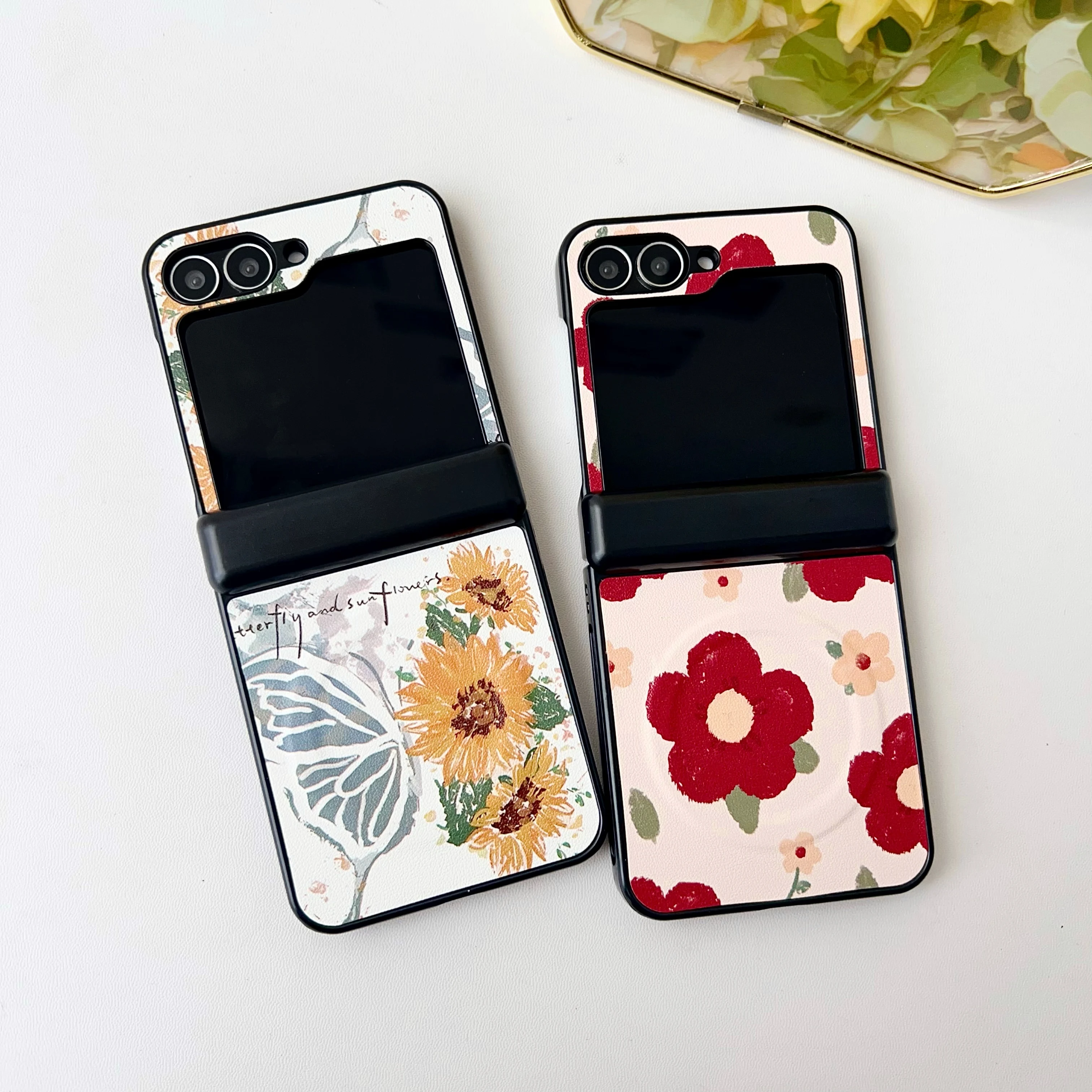 

Back Cover For Samsung Galaxy Z Flip 7 6 5 4 Case Heat Dissipation Daisy Sunflower Magnetic Attraction Bracket Phone Case